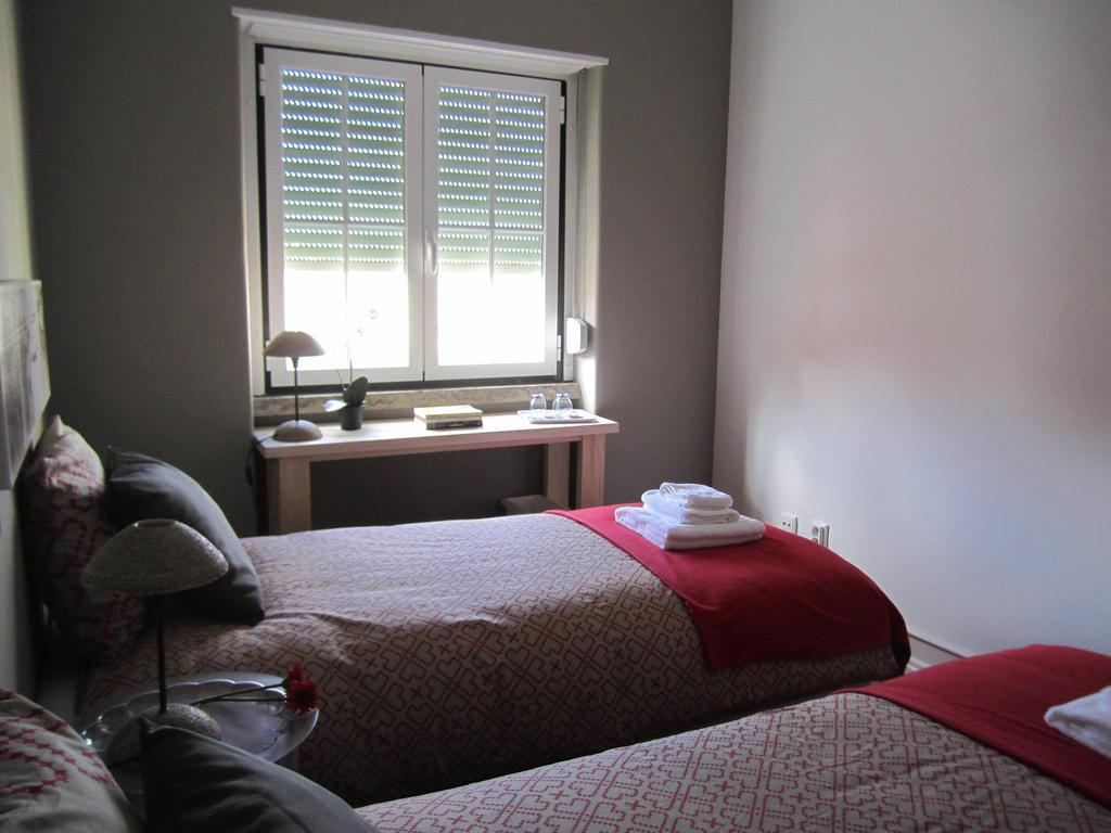 Alvalade II Airport Guest House Lisboa Værelse billede