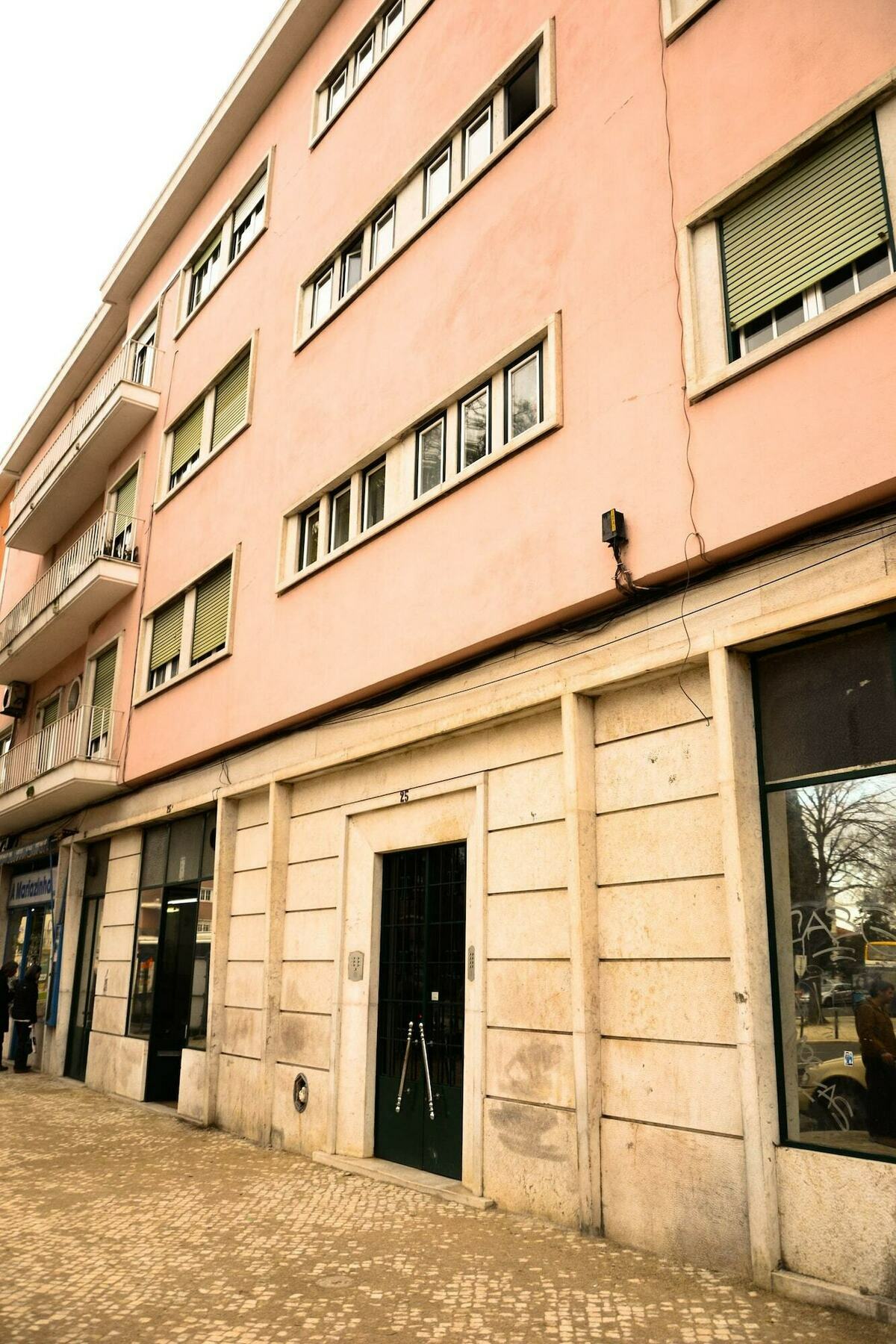 Alvalade II Airport Guest House Lisboa Eksteriør billede